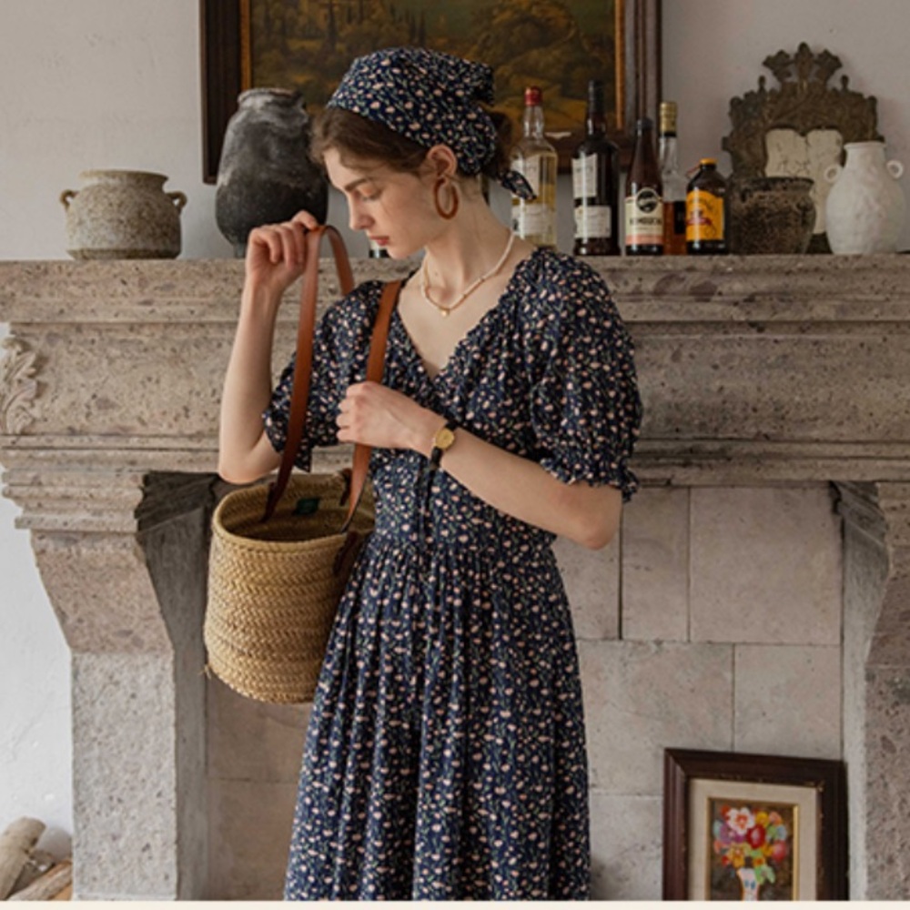 Black floral print midi dress - Picture 1 of 7